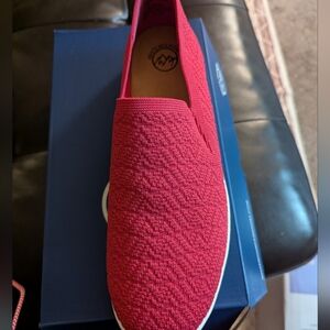 WHITE MOUNTAIN Women's Courage Sneaker